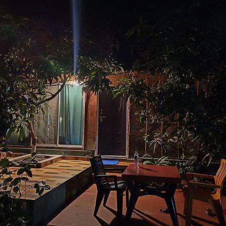 Lotus Riya Home Stay Hampi Exteriör bild